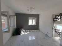 Eladó családi ház, Szigetszentmiklóson 58 M Ft, 3 szobás