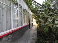Eladó családi ház, Orosházán 11 M Ft, 2 szobás