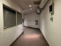 Eladó üzlethelyiség