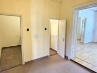 Eladó iroda, Kecskeméten 53.9 M Ft, 3 szobás