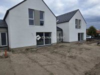 Eladó téglalakás, Pákozdon 99 M Ft, 4 szobás