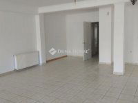 Eladó üzlethelyiség