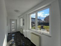 Eladó családi ház, Ercsiben 94.9 M Ft, 5 szobás