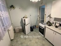 Eladó panellakás, Dunaújvárosban 30 M Ft, 1+1 szobás