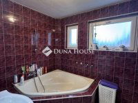 Eladó családi ház, Vecsésen 154.99 M Ft, 5 szobás