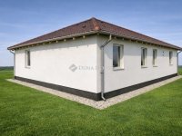 Eladó családi ház, Szigetszentmiklóson 129 M Ft, 4 szobás