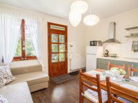 Eladó családi ház, Velencén 220 M Ft, 6+1 szobás