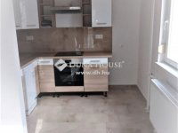 Eladó téglalakás, Pécsett 68.5 M Ft, 3 szobás