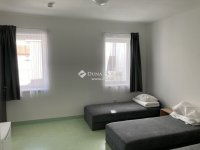 Eladó családi ház, Esztergomban 665 M Ft, 46 szobás