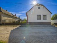 Eladó családi ház, Fehérvárcsurgón 29.99 M Ft, 3 szobás