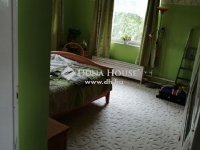 Eladó családi ház, Úrin 260 M Ft, 8 szobás