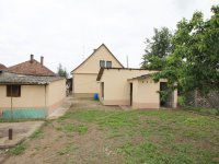 Eladó családi ház, Dombóváron 31.5 M Ft, 5 szobás