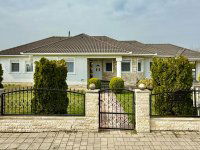 Eladó családi ház