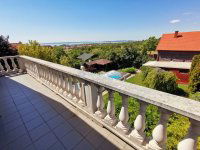 Eladó családi ház, Alsóörsön 230 M Ft, 7 szobás