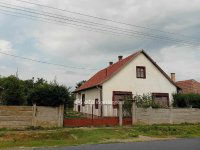 Eladó családi ház