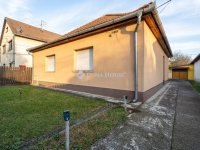 Eladó családi ház, Vácon 89.9 M Ft, 4 szobás