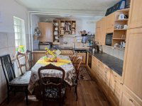 Eladó családi ház, Neszmélyen 65.9 M Ft, 8 szobás