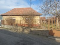 Eladó családi ház, Izsákon 28 M Ft, 2 szobás