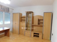 Eladó családi ház, Pécsett 299 M Ft, 9 szobás