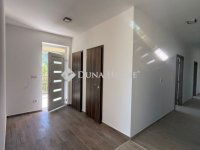 Eladó ikerház, Nagytarcsán 130.7 M Ft, 4 szobás