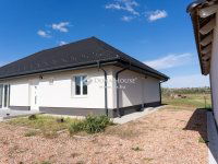 Eladó családi ház, Pomázon 270 M Ft, 5 szobás