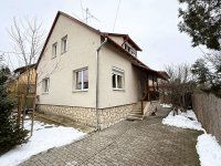 Eladó családi ház, Szentendrén 149.9 M Ft, 5 szobás
