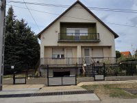 Eladó családi ház