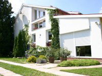 Eladó családi ház, Tatán 134 M Ft, 5 szobás