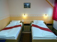 Eladó nyaraló, Debrecenben 550 M Ft, 16 szobás