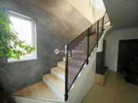 Eladó családi ház, Székesfehérvárott 199.99 M Ft, 5 szobás