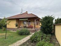 Eladó családi ház, Kecskeméten 100 M Ft, 4 szobás
