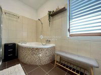 Eladó családi ház, Kecskeméten 150 M Ft, 4 szobás