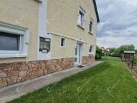 Eladó családi ház, Ácson 84.9 M Ft, 4 szobás
