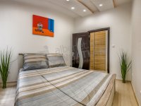 Kiadó téglalakás, albérlet, V. kerületben, Október 6. utcában