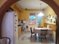 Eladó családi ház, Pécsett 184 M Ft, 8 szobás