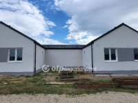 Eladó ikerház, Győrszemerén 87.9 M Ft, 1+3 szobás