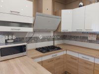 Eladó családi ház, Izsákon 59.5 M Ft, 5 szobás