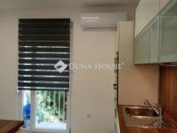 Eladó téglalakás, Komlón 33.9 M Ft, 3 szobás