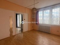 Eladó téglalakás, Szombathelyen 43 M Ft, 3 szobás