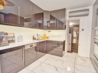 Eladó családi ház, Gyálon 299 M Ft, 7 szobás