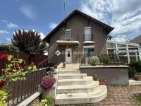 Eladó családi ház, Vecsésen 179.9 M Ft, 6 szobás