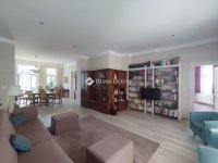 Eladó családi ház, Kecskeméten 220 M Ft, 5 szobás