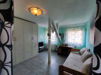 Eladó családi ház, XVII. kerületben 129.9 M Ft, 6 szobás