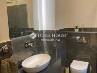 Eladó téglalakás, VI. kerületben 329.8 M Ft, 5 szobás