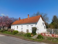 Eladó családi ház, Tikoson 36.023 M Ft, 4 szobás