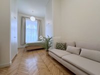 Kiadó téglalakás, albérlet, VI. kerületben, Zichy Jenő utcában