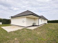 Eladó családi ház, Pécsett 235 M Ft, 5 szobás