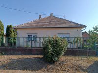 Eladó családi ház