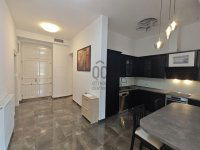 Eladó téglalakás, V. kerületben 375.584 M Ft, 4 szobás