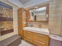 Eladó családi ház, Pilisszentkereszten 299 M Ft, 5 szobás